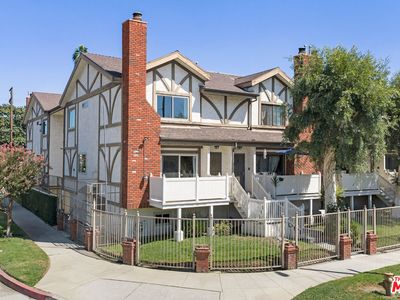 13959 Victory Blvd APT 1