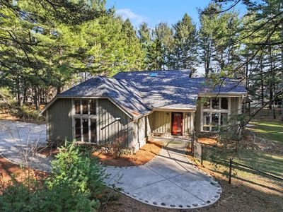 540 Mccarthy DRIVE SOUTH South