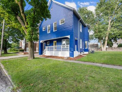1415 Main St