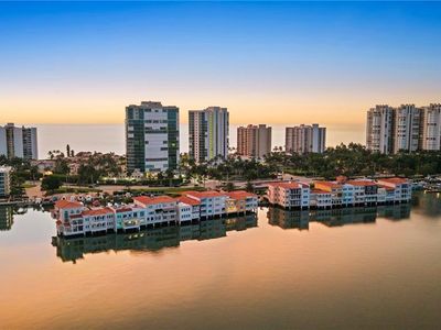 4000 GULF SHORE BLVD N #1500