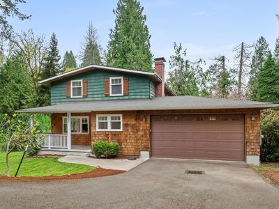 3823 SE Aldercrest Rd