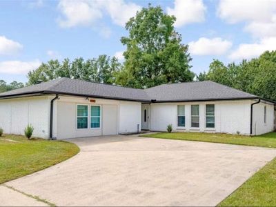 105 Drury Ln