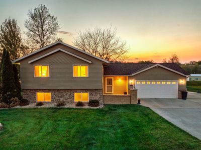 5916 Galaxy Rd