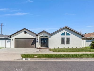 5851 Snead Dr