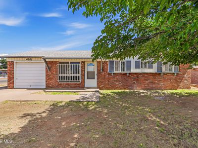 4901 Debeers Dr