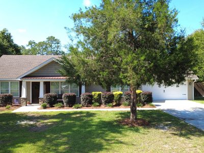 Property at 204 Devonwood Dr, Jesup, GA
