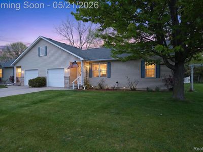 Property at 1607 Cedarwood Dr, Flushing, MI