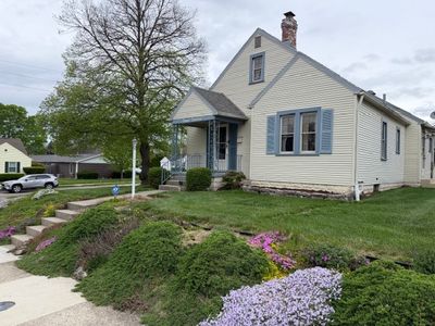 330 W 1st St