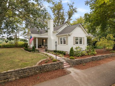 3045 Hillsboro Rd