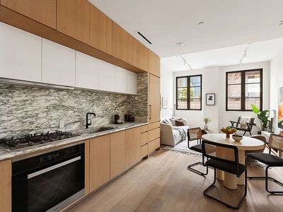 517 W 29th St APT 3F