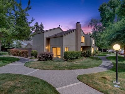 2279 Swarthmore Dr