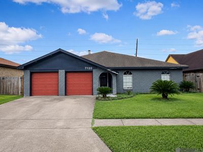 Property at 7120 Runnymede Dr, Marrero, LA