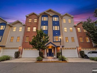 620 38th St APT 205