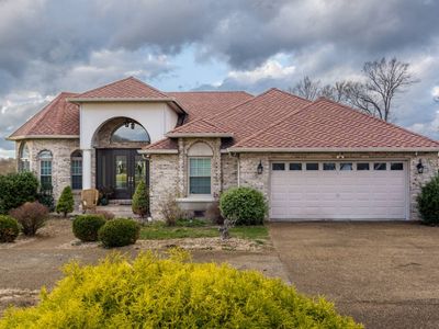554 Country Club Ln