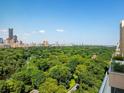 781 5th Ave FLOOR 18