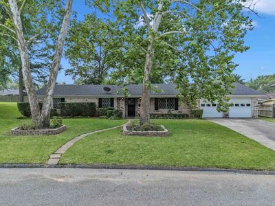 714 E Lynnwood Ln