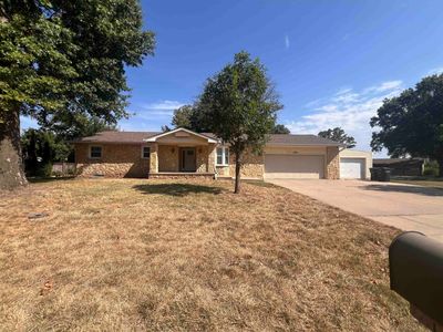 2304 Star St