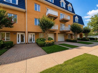 1563 Royce St APT 3B