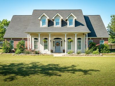 15 Brookhollow Cir