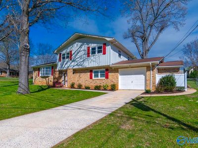 7607 Peacock Dr SW