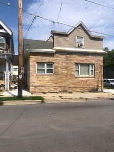 930 E Locust STREET