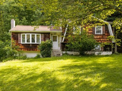 84 Railroad Avenue
