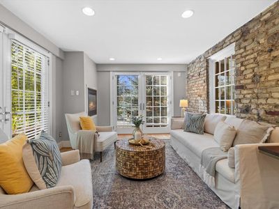 9072 North Lake DRIVE