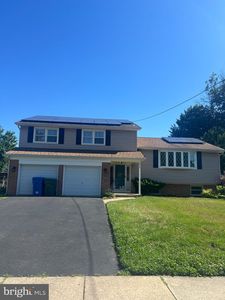 621 Croyden Dr