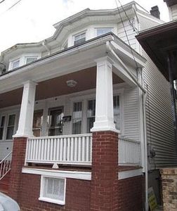 54 Macomb St
