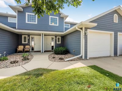 1405 N Conifer Pl