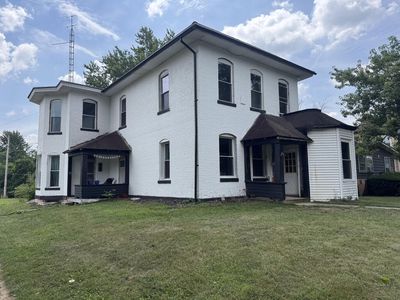 402 1/2 W Bucyrus St