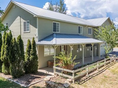 59400 Lupine Court