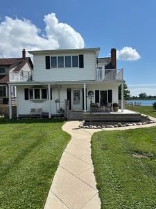 5637 Pointe Tremble Rd