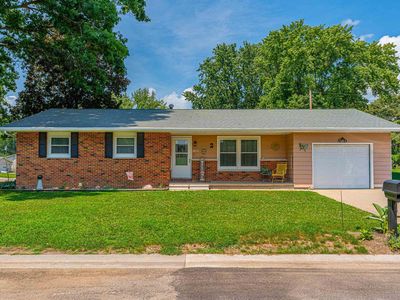 Property at 2 Houser Ct, Lincoln, IL