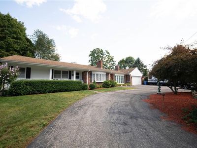 230 Oaklawn Ave