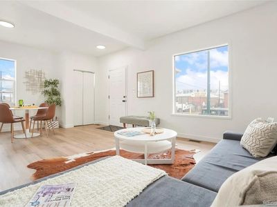 22 E Exposition Avenue