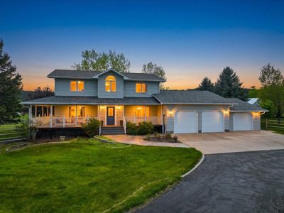 3035 Meadow Ln