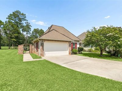 Property at 107 Mount Carmel Ct, Belle Chasse, LA