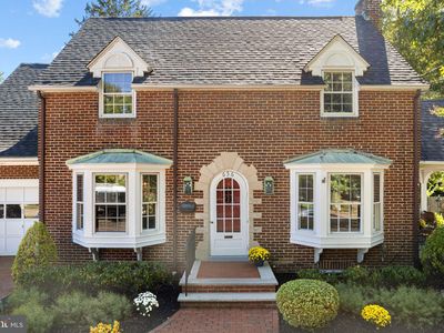 656 W Crystal Lake Ave