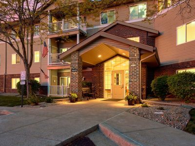 18400 Euclid St APT 360