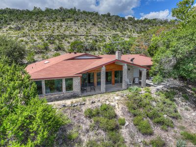 447 MADRONA DR
