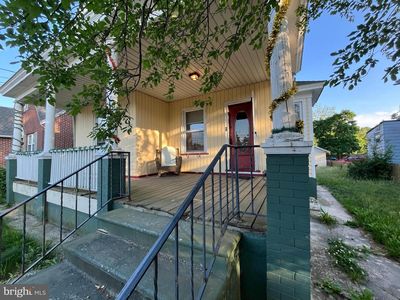 711 E Main St