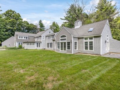 4 Fraser Ln