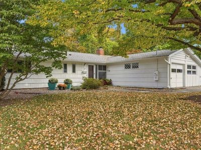 27 Ridgefield Dr