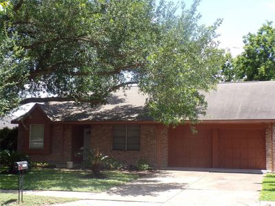 10707 Carvel Ln