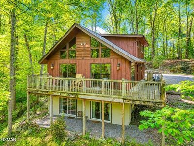 425 Hemlock Ln