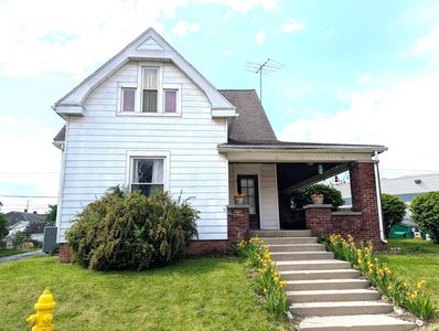 15 E Main St