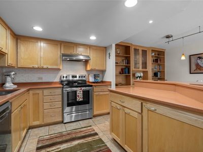 2885 Knox Ave S APT 605