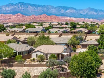 2556 E Canyon Ranch Dr