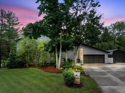 1819 Bell Tower Cir